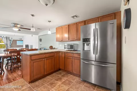 21 Peg Leg Way, Waretown, NJ 08758 photo 17