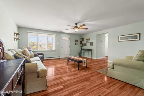 21 Peg Leg Way, Waretown, NJ 08758 photo 9
