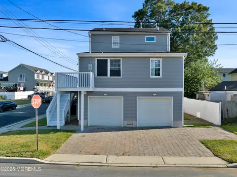401 Spruce St, Union Beach, NJ 07735