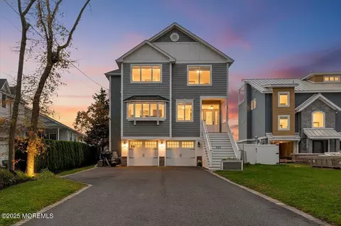 693 Harbor Rd, Brick, NJ 08724
