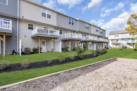 Exterior - 304 Cyprus Ct, Forked River, NJ 08731 photo 5 of 10