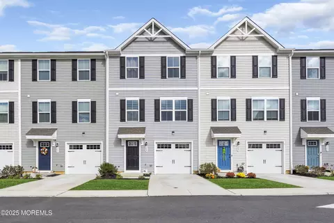 304 Cyprus Ct, Forked River, NJ 08731