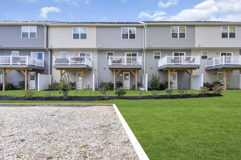 Exterior - 304 Cyprus Ct, Forked River, NJ 08731 photo 4 of 10