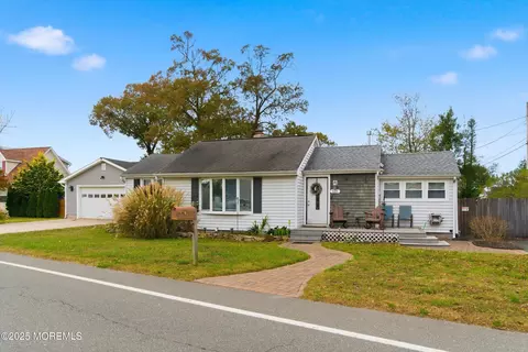 625 Drum Point Rd, Brick, NJ 08723