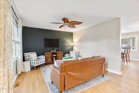 111 Applegate Ave, Monroe, NJ 08831 photo 5