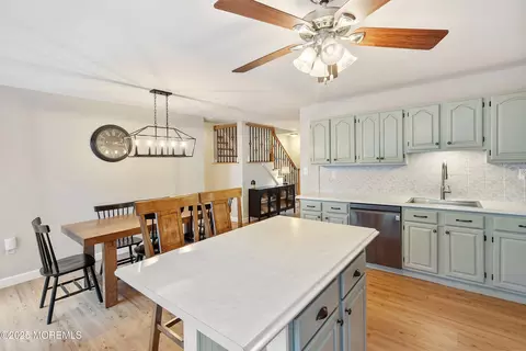 111 Applegate Ave, Monroe, NJ 08831 photo 10