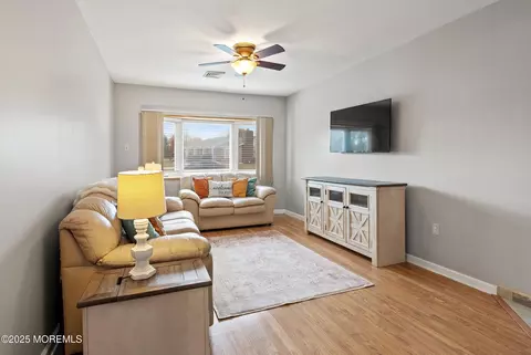 111 Applegate Ave, Monroe, NJ 08831 photo 12