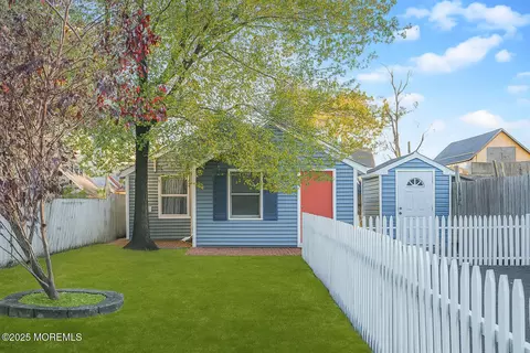 37 Myrtle Ave, Keyport, NJ 07735