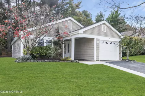 15 Maidstone Way, Manchester, NJ 08759