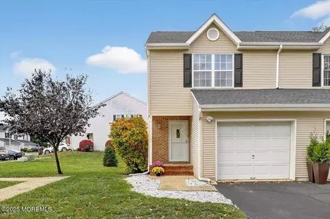 7 Lucia Ct, Aberdeen, NJ 07747