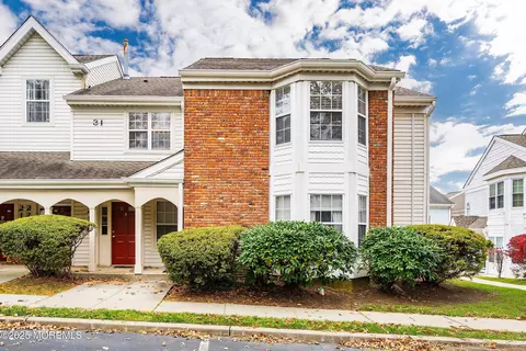 218 Tulip Ln, Freehold, NJ 07728