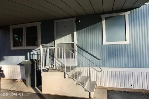 45 Roberts Rd, Toms River, NJ 08755