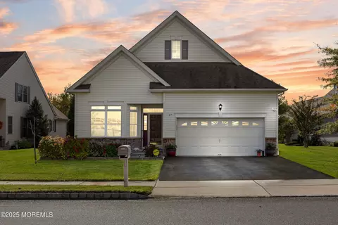 67 Sequoia Pkwy, Ocean, NJ 07712