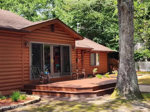 1001 N Lakeshore Dr, Browns Mills, NJ 08015