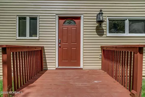 Exterior - 84 Willow Dr, Jackson, NJ 08527 photo 4 of 7