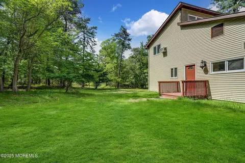 84 Willow Dr, Jackson, NJ 08527