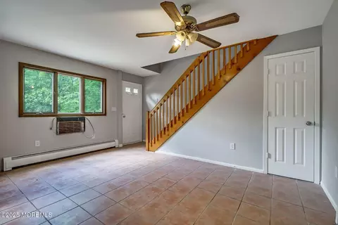 Living - 84 Willow Dr, Jackson, NJ 08527 photo 4 of 4