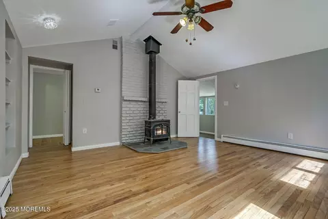 Living - 84 Willow Dr, Jackson, NJ 08527 photo 1 of 4