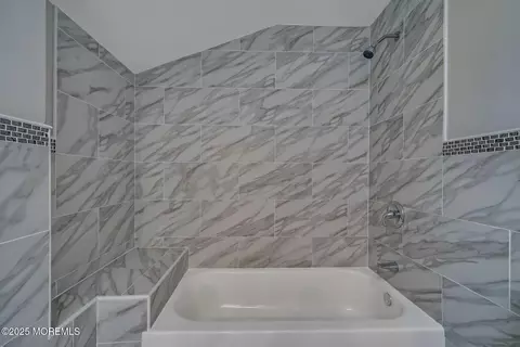 Bath - 84 Willow Dr, Jackson, NJ 08527 photo 5 of 5