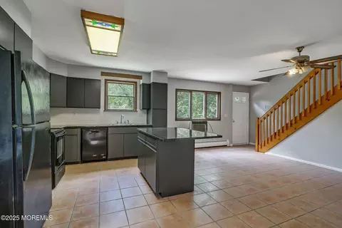 Kitchen - 84 Willow Dr, Jackson, NJ 08527 photo 1 of 5