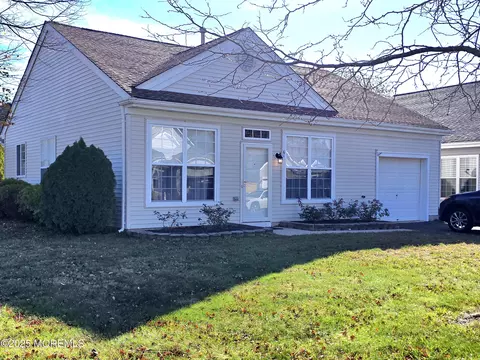61 Sandpiper Rd, Barnegat, NJ 08005
