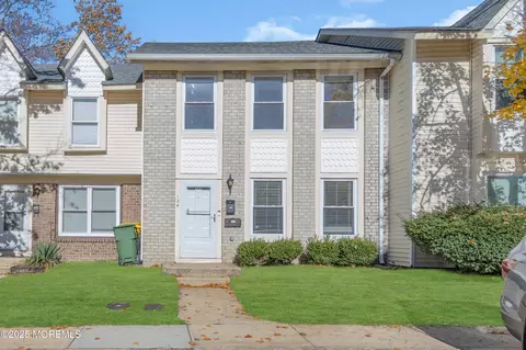 124 Williamsburg Ln, Lakewood, NJ 08701