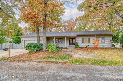 303 S Lakeshore Dr, Manahawkin, NJ 08050