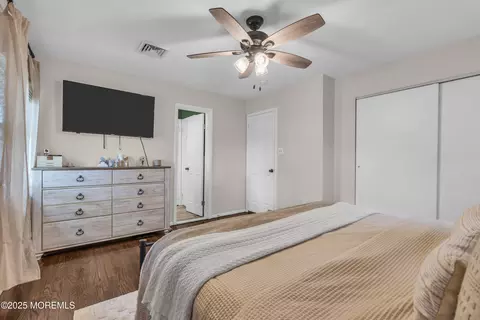 Bedroom - 1012 E Panama Ct, Forked River, NJ 08731 photo 4 of 6