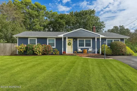 1012 E Panama Ct, Forked River, NJ 08731