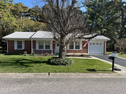 59 Franklin Ln, Whiting, NJ 08759