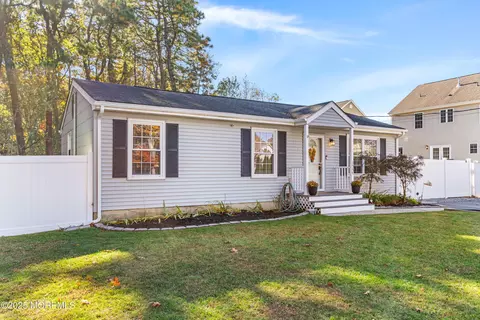 1533 Arient Rd, Forked River, NJ 08731