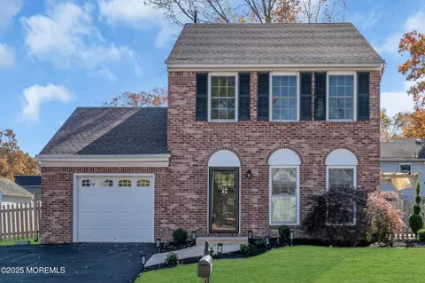 89 Ravenwood Blvd, Barnegat, NJ 08005