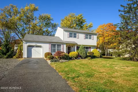 37 Willow Grove Way, Manalapan, NJ 07726
