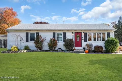 1200 Pemberton St, Toms River, NJ 08757
