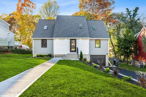 24 Melrose Dr, Toms River, NJ 08753