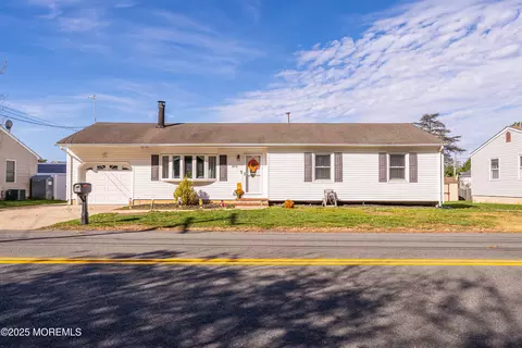 1408 Berkeley Ave, Beachwood, NJ 08722