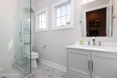 Bath - 41 Forrest Ave, Rumson, NJ 07760 photo 4 of 5