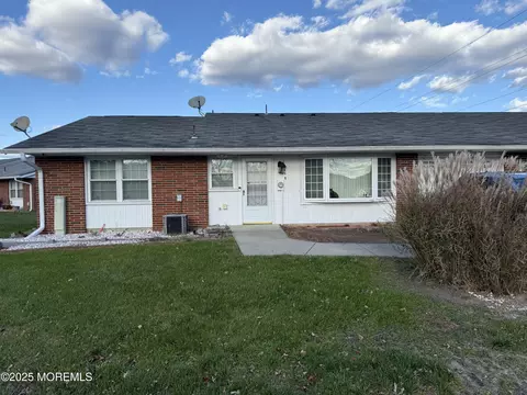 346 Dorchester Dr # B, Lakewood, NJ 08701