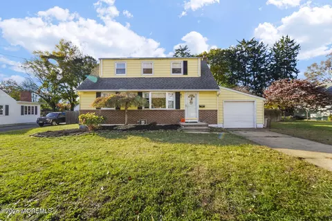 73 Broadway Rd, Freehold, NJ 07728