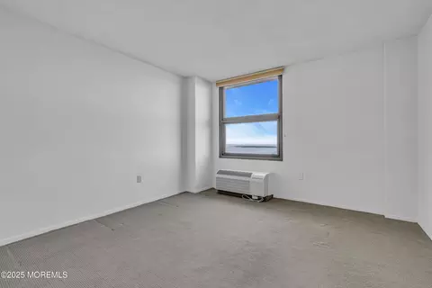 Bedroom - 1 Scenic Dr #PENTHOUSE 4, Highlands, NJ 07732 photo 3 of 3