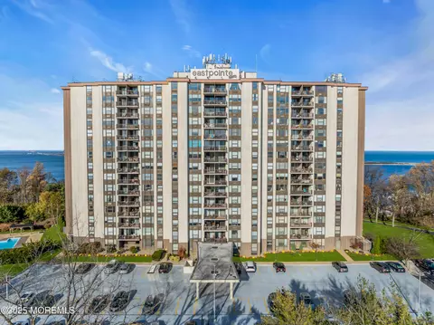 1 Scenic Dr #PENTHOUSE 4, Highlands, NJ 07732