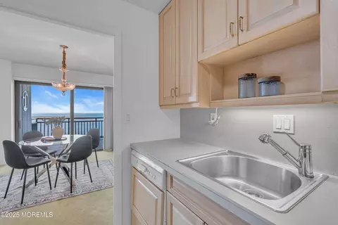Kitchen - 1 Scenic Dr #PENTHOUSE 4, Highlands, NJ 07732 photo 1 of 3