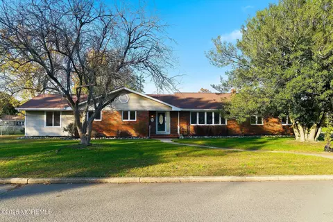 551 Rosewood Dr, Lanoka Harbor, NJ 08734