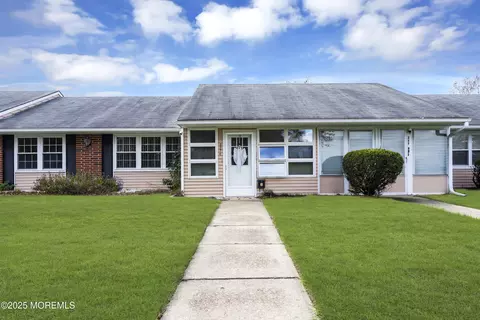 237 Huntington Dr #C, Lakewood, NJ 08701