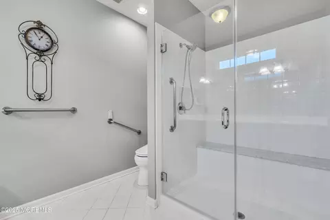 Bath - 42 Pembroke Dr, Jackson, NJ 08527 photo 3 of 4