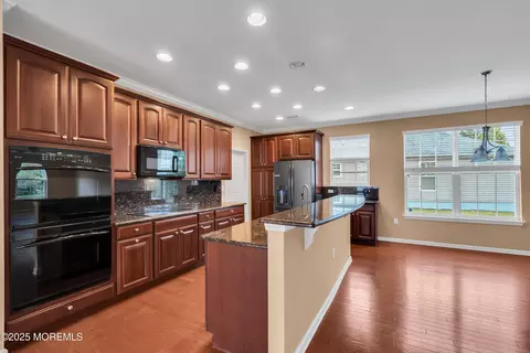 Kitchen - 42 Pembroke Dr, Jackson, NJ 08527 photo 2 of 6