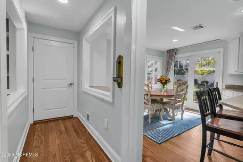 Entry Way - 1004 Cedar Ln, Brielle, NJ 08730 photo 3 of 4
