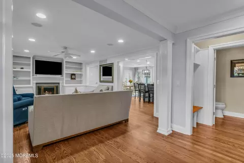 Entry Way - 1004 Cedar Ln, Brielle, NJ 08730 photo 2 of 4