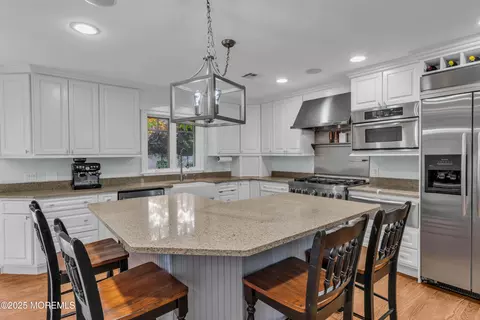 Kitchen - 1004 Cedar Ln, Brielle, NJ 08730 photo 3 of 7