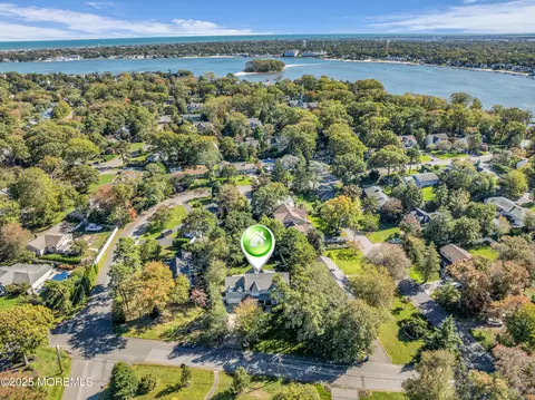 1004 Cedar Ln, Brielle, NJ 08730